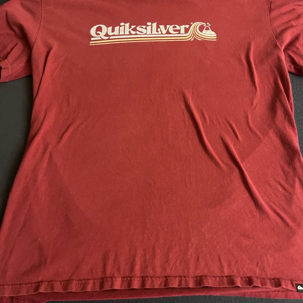 Quiksilver Burgundy Short Sleeve Tee